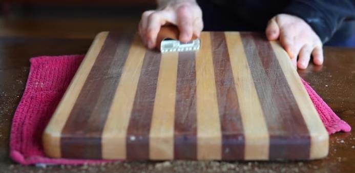 seasoning cutting board